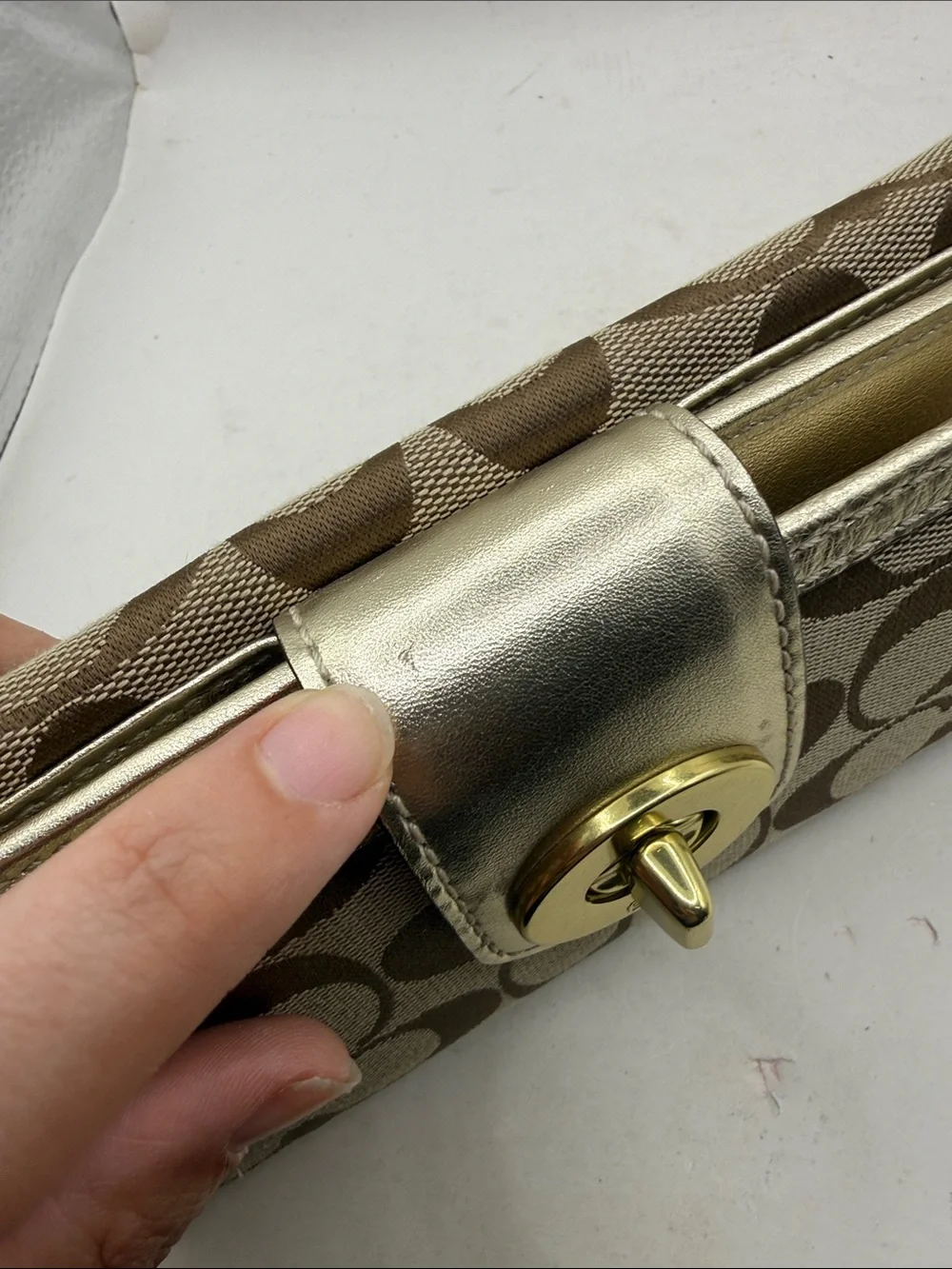 Coach Turnlock Slim Envelope Flap Wallet Purse Tan Checkbook ID Card Holder